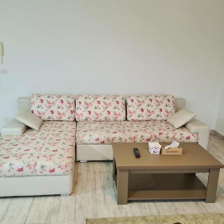 Cozy Apartment Arad Exteriör bild