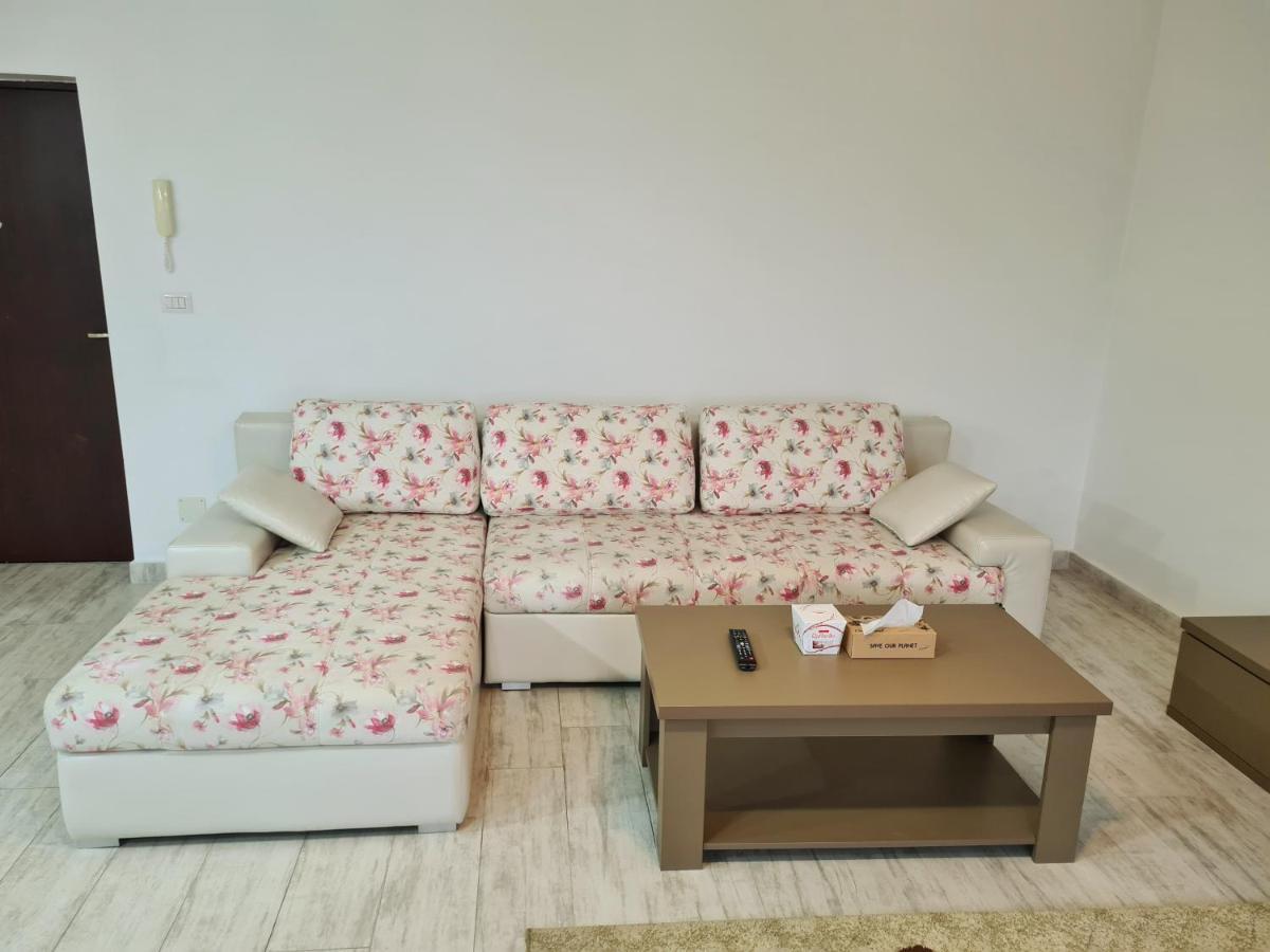 Cozy Apartment Arad Exteriör bild