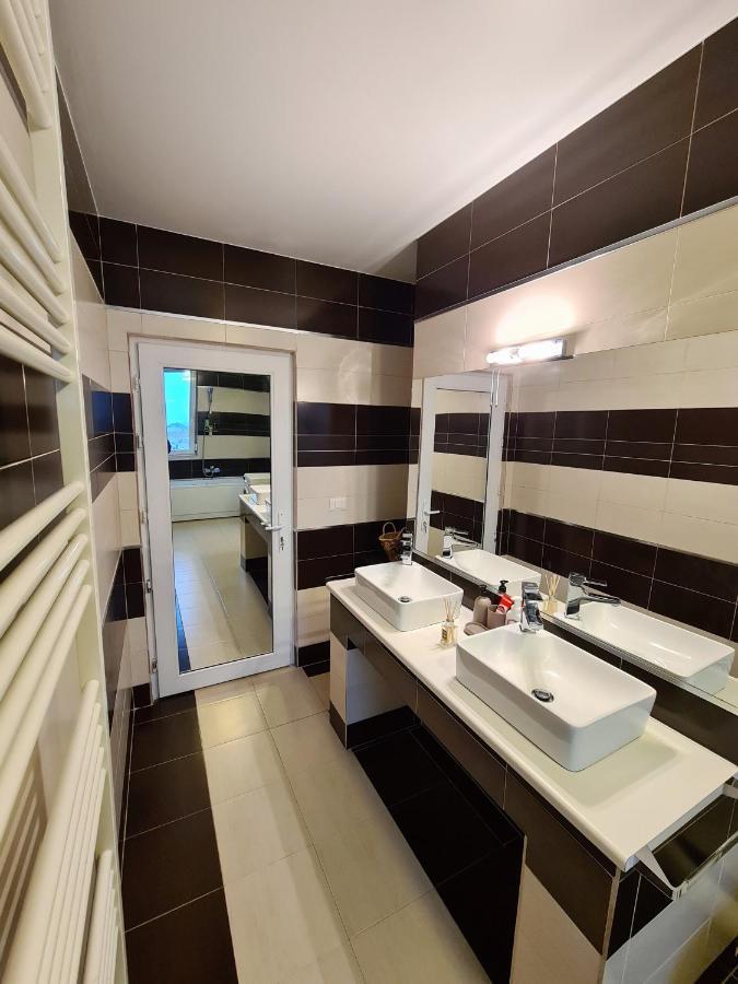 Cozy Apartment Arad Exteriör bild